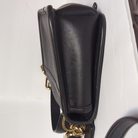 Coach Black Crossbody Bag with Gold Accents. Vintage In Good Condition - Picture 6 of 8